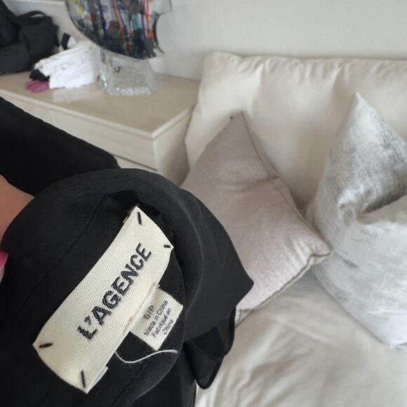 L’agence Freja Blouse Size Small Silk Short Sleeve Silk Black Top - Picture 4 of 7